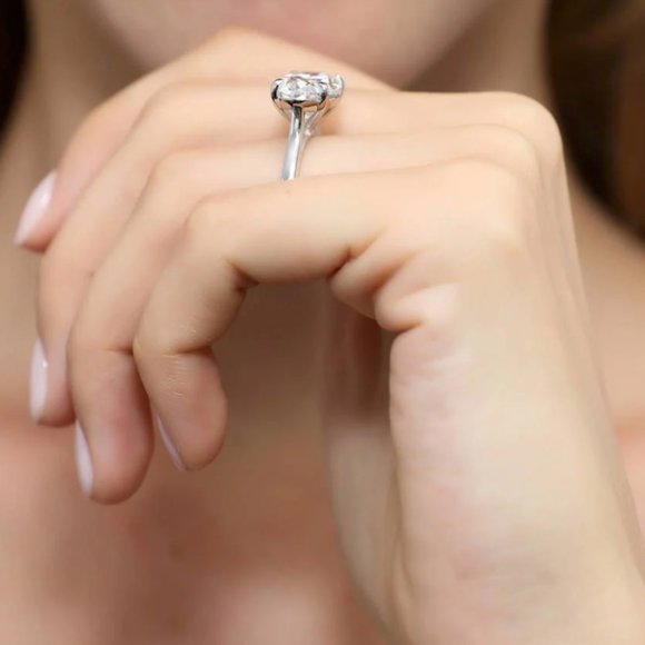 5 Carat Cubic Zirconia Oval Solitaire Engagement Ring - Picture 6 of 17